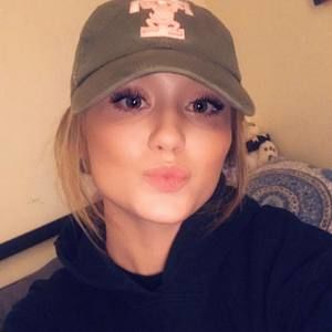 Meet your Posher, Korinne